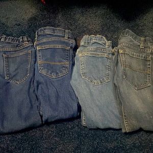 4 pair of jeans